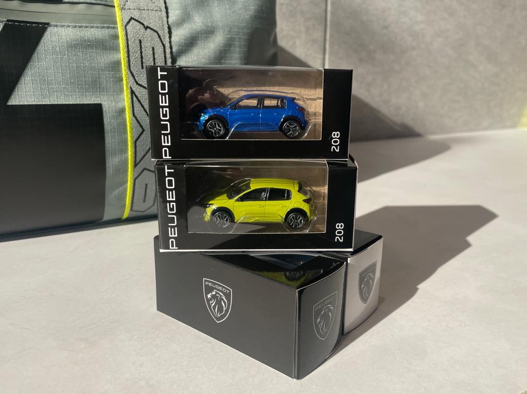 NEW 208 HYBRID デビューフェア【11/24まで】