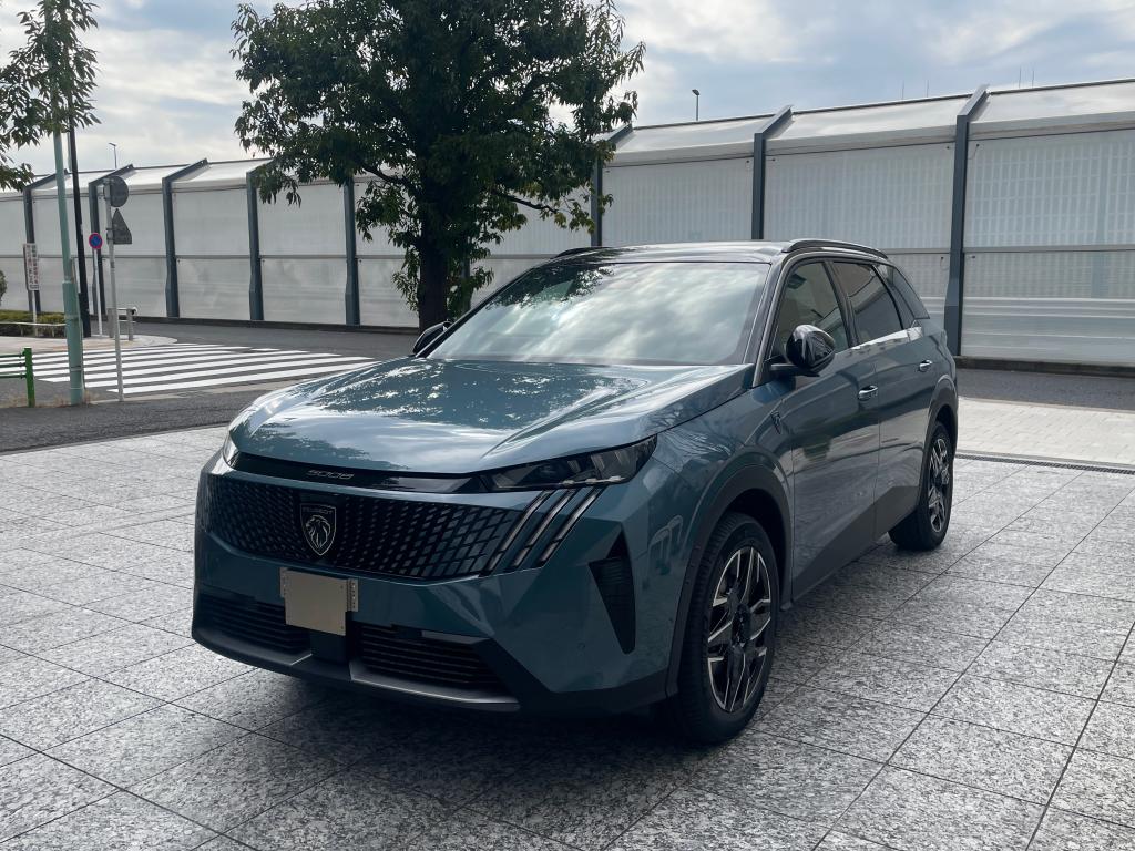 NEW 5008 HYBRIDあります！