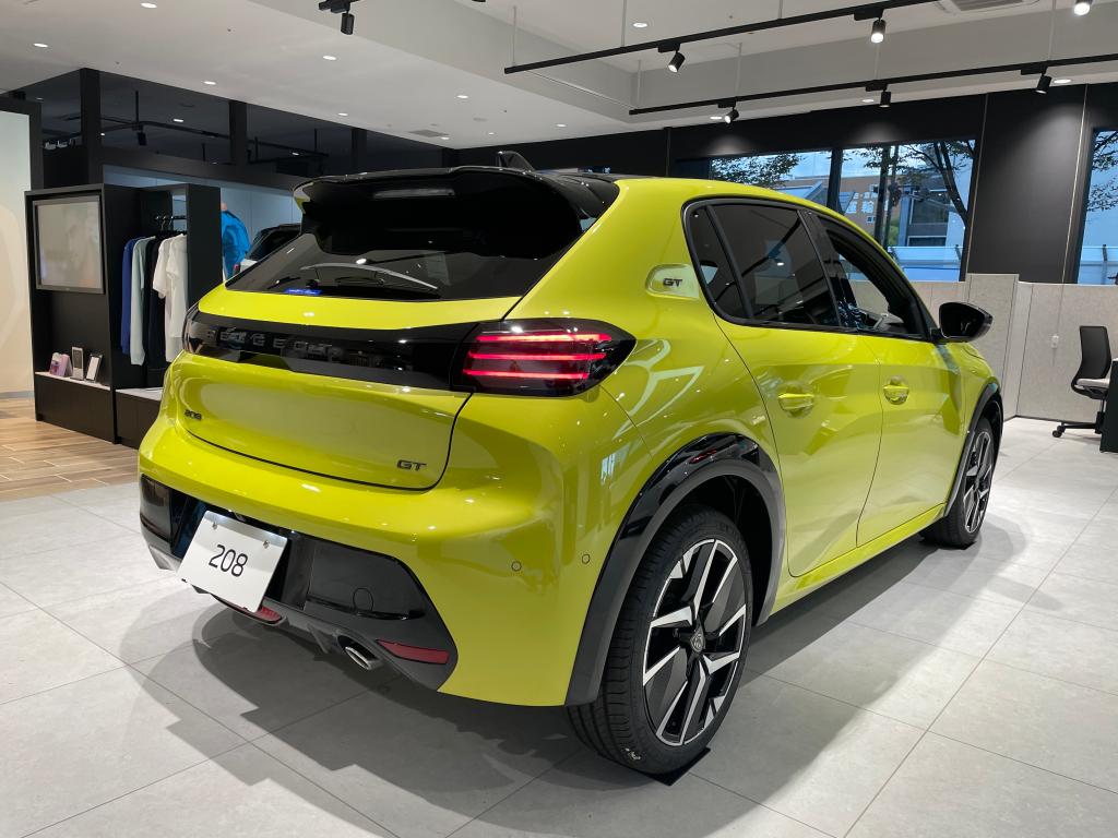 展示車のご紹介【NEW 208 GT】