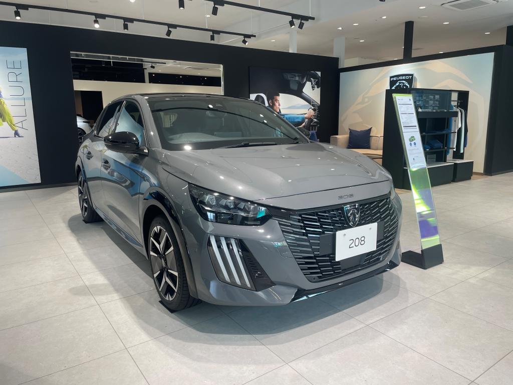 【限定車：208 GT Selenium Edition】展示中