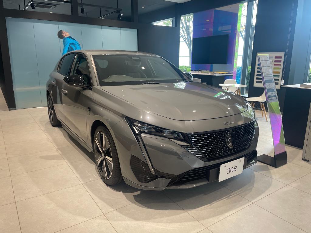 【限定車：308 GT HYBRID Selenium Edition】展示中