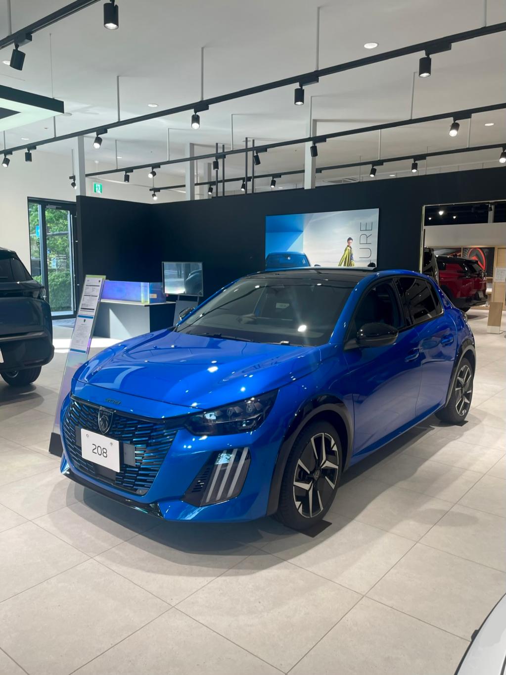 やっぱりカッコイイ【208GT HYBRID】