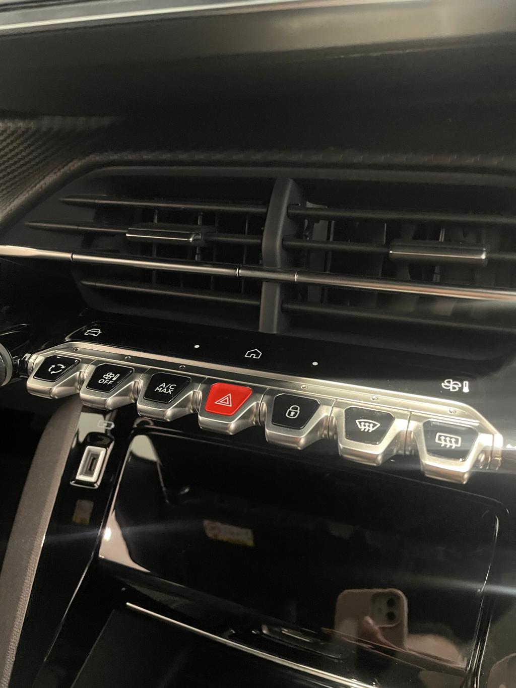 やっぱりカッコイイ【208GT HYBRID】