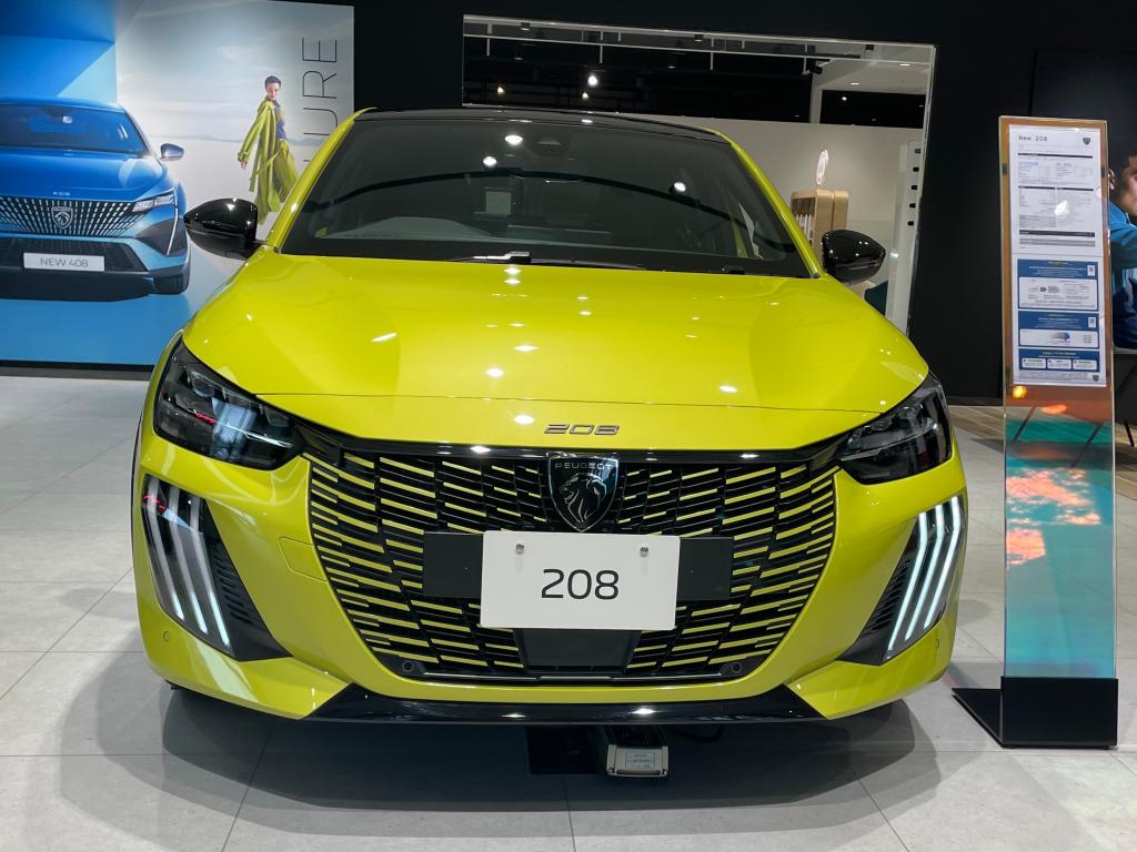 展示車のご紹介【NEW 208 GT】
