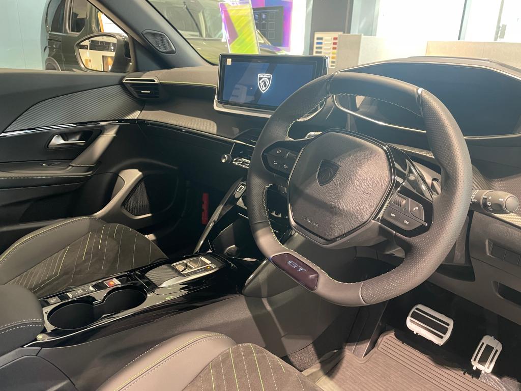展示車紹介【2008 GT BlueHDi】