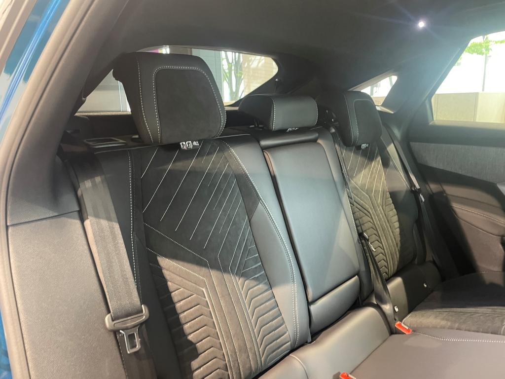 展示車紹介【NEW 3008 GT HYBRID アルカンタラパッケージ】内装編